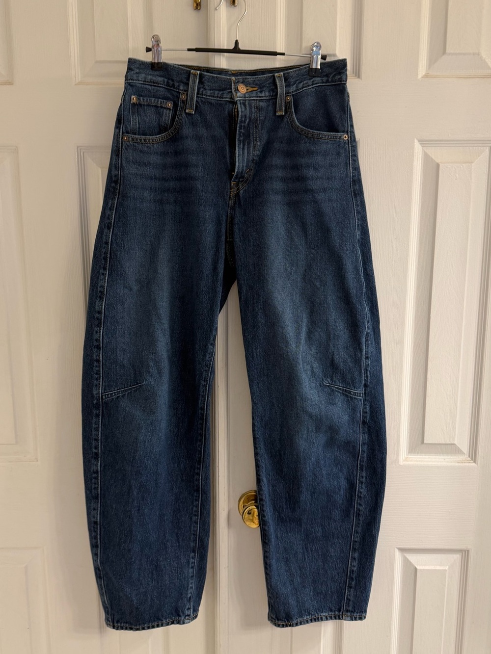 Levi’s Cinch Barrel Dark Wash Jeans 28